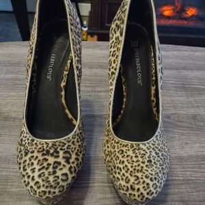 JustFab Leopard Velvet Platform Heels, Size 7